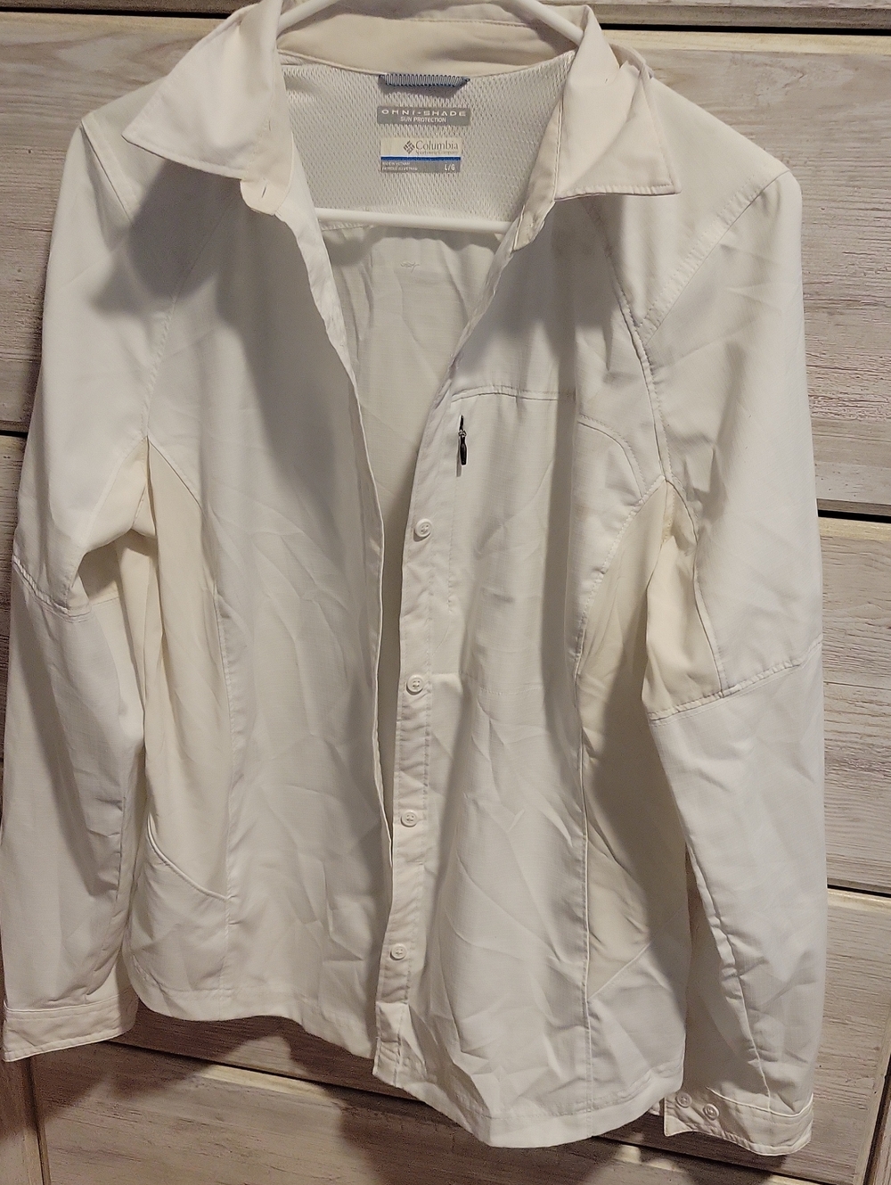 Columbia women's Off-White Lightweight Shirt